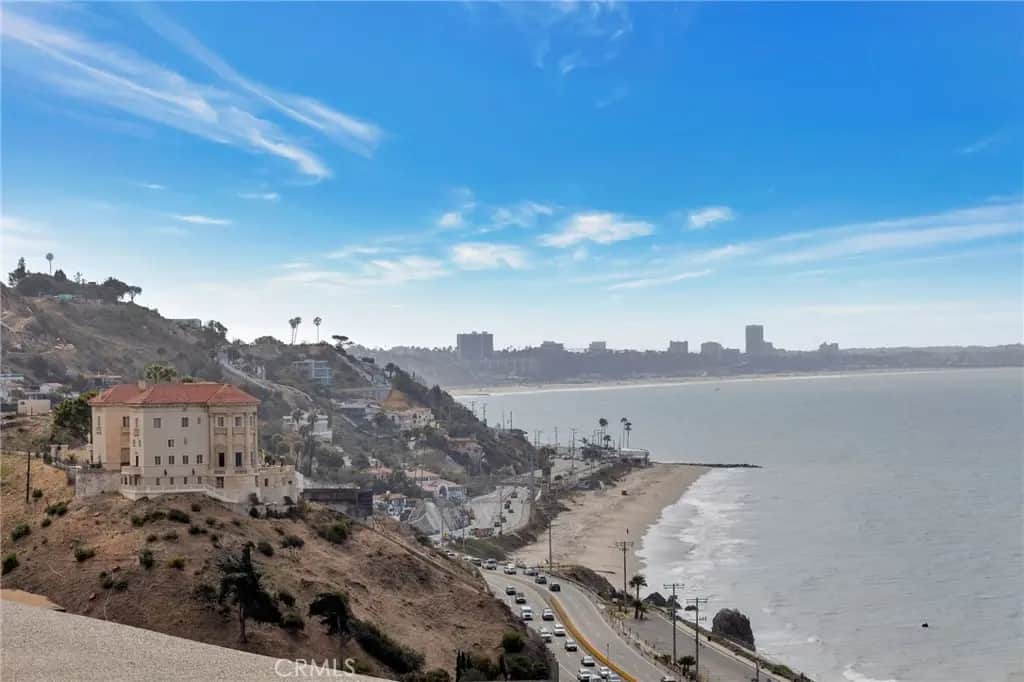 18203 Coastline 13, Malibu, CA — listing photo 1