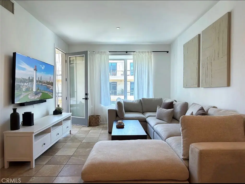 150 The Promenade N, Long Beach, CA — listing photo 1