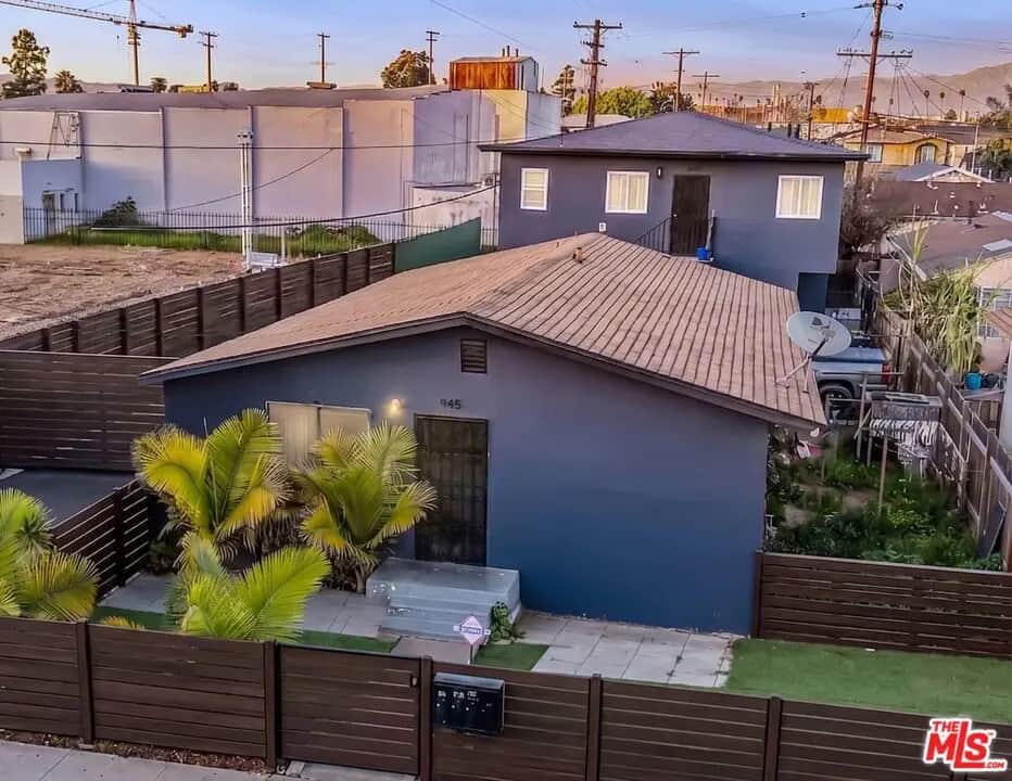 945 W 76th Street, Los Angeles, CA — listing photo 1