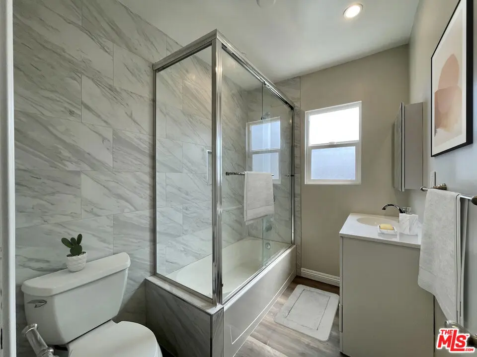 2012 S Holt Avenue, Los Angeles, CA — listing photo 1