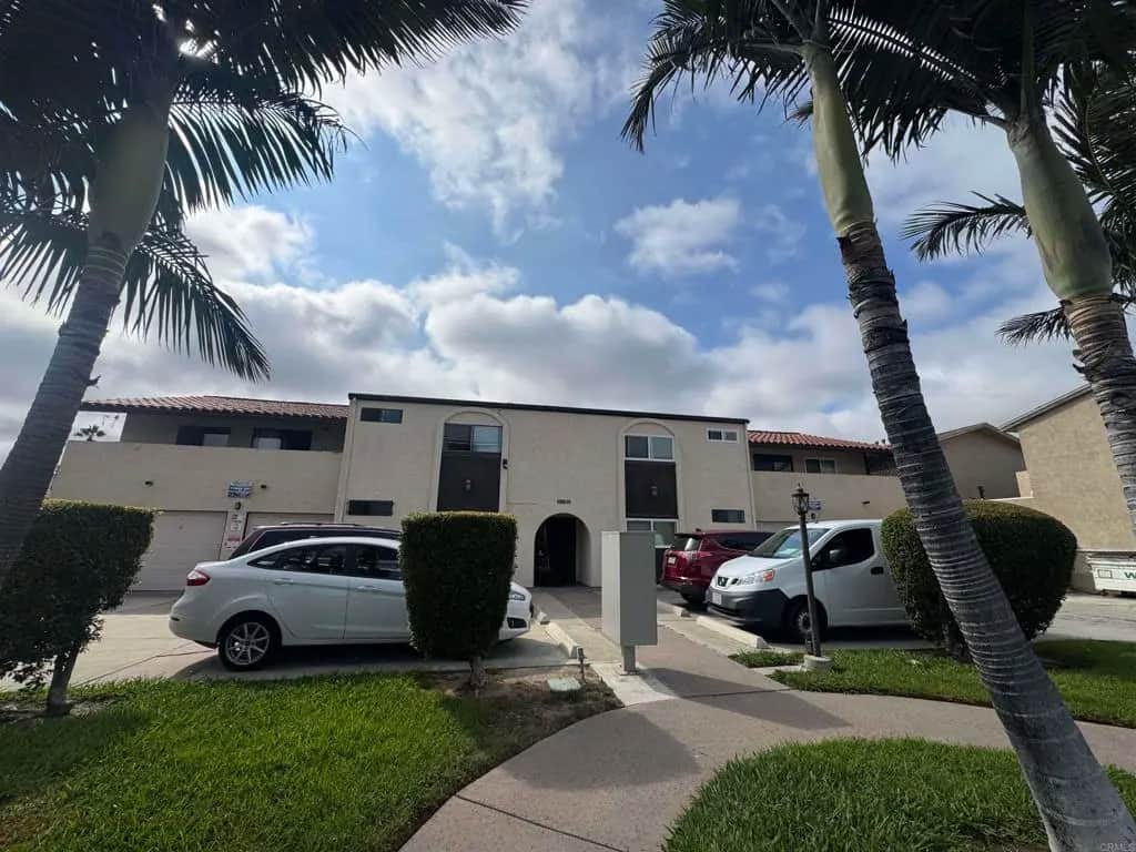 4180 39th 10, San Diego, CA — listing photo 1