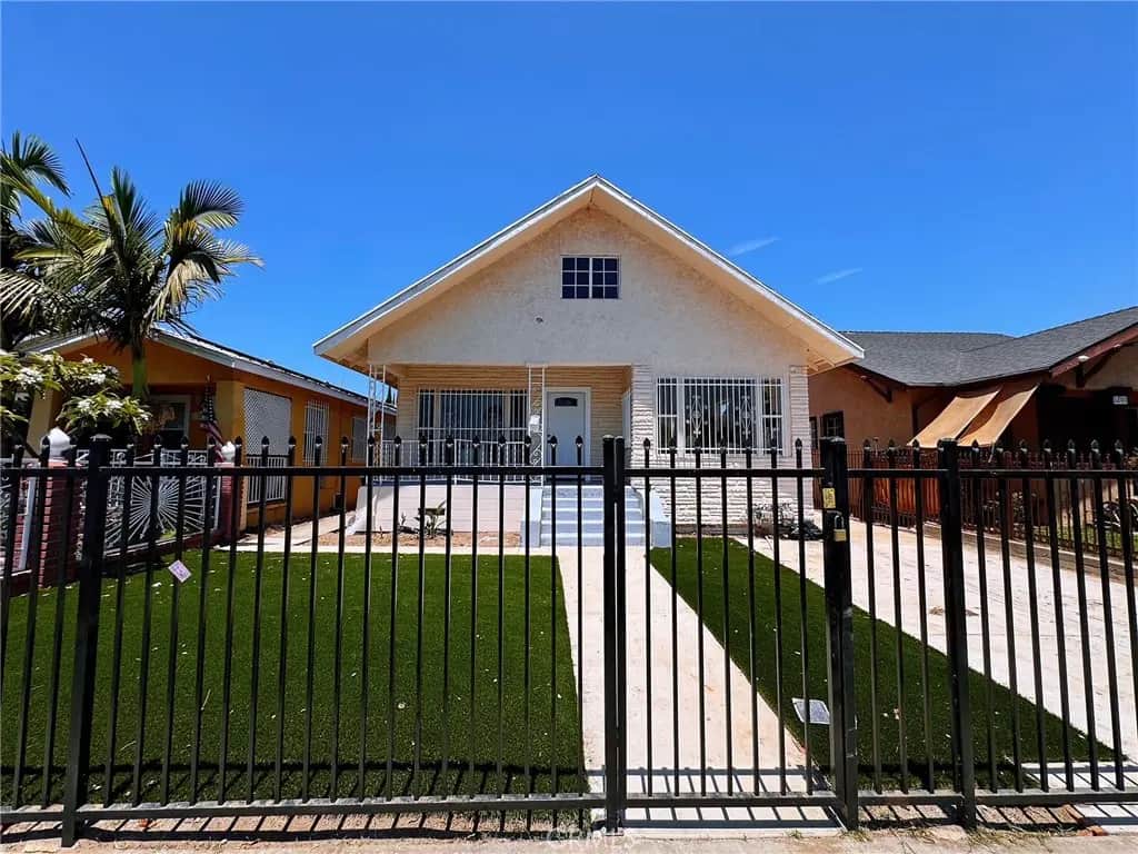 1171 E 60TH Street, Los Angeles, CA — listing photo 1