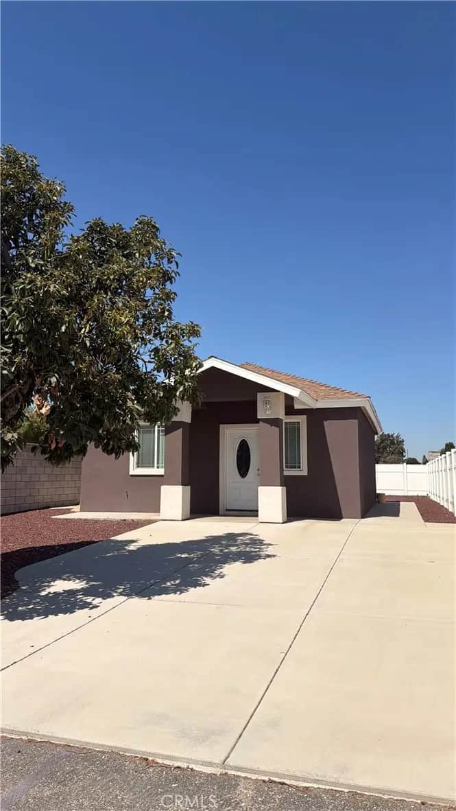 11088 Spruce Avenue, Bloomington, CA — listing photo 1