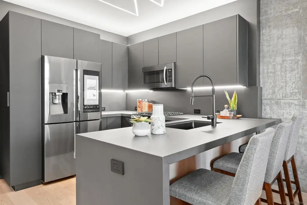 800 The Mark 2002, San Diego, CA — listing photo 1