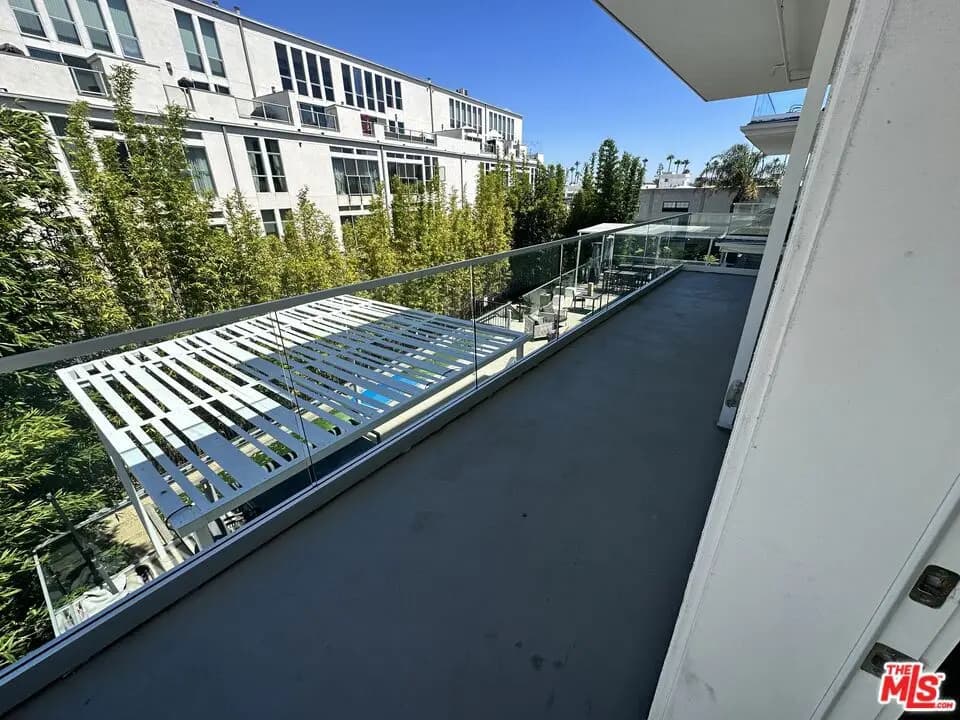 4210 Del Rey Avenue 417, Marina Del Rey, CA — listing photo 1
