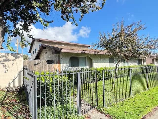 202 E Jackson, Rialto, CA — listing photo 1