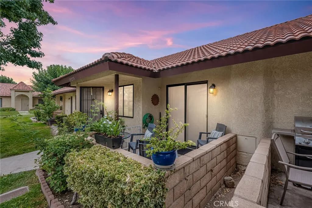 19233 Elm, Apple Valley, CA — listing photo 1