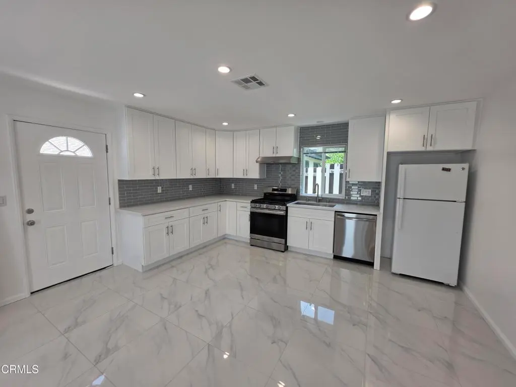 10926 Woodward Avenue, Sunland, CA — listing photo 1