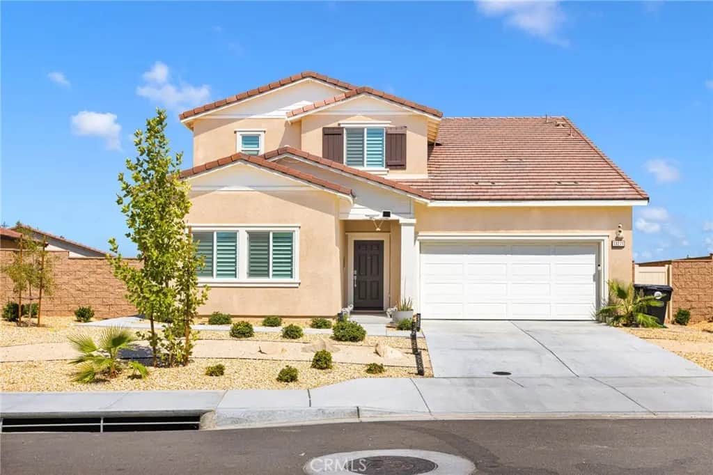 13271 Sierra Blanca, Victorville, CA — listing photo 1