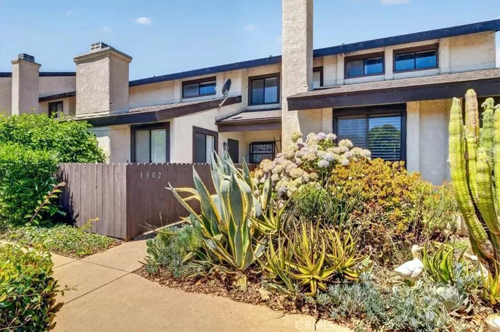 1302 W Apricot, Lompoc, CA — listing photo 1