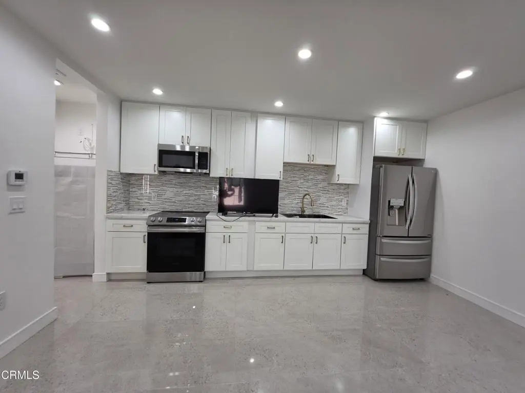 16034 San Fernando Mission Boulevard, Granada Hills, CA — listing photo 1