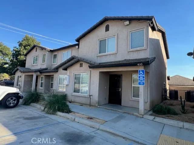 460 Oswell St, Bakersfield, CA — listing photo 1