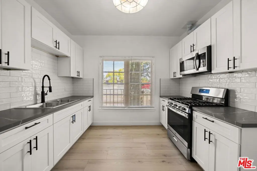 1245 S Orange Street 201, Glendale, CA — listing photo 1