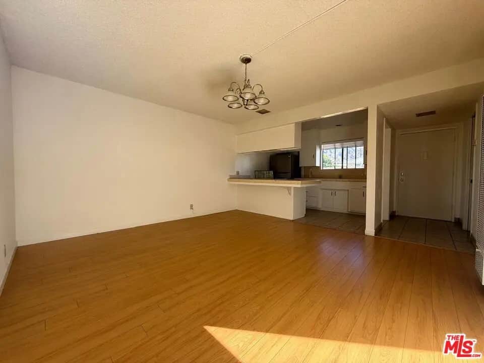 1131 Elm Avenue G, Glendale, CA — listing photo 1