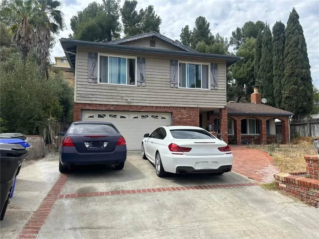 22107 Barbacoa, Saugus, CA — listing photo 1