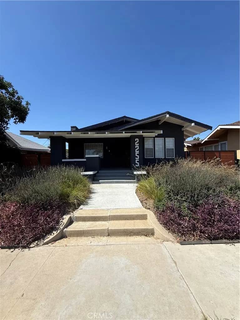2255 W 29th St, Los Angeles, CA — listing photo 1