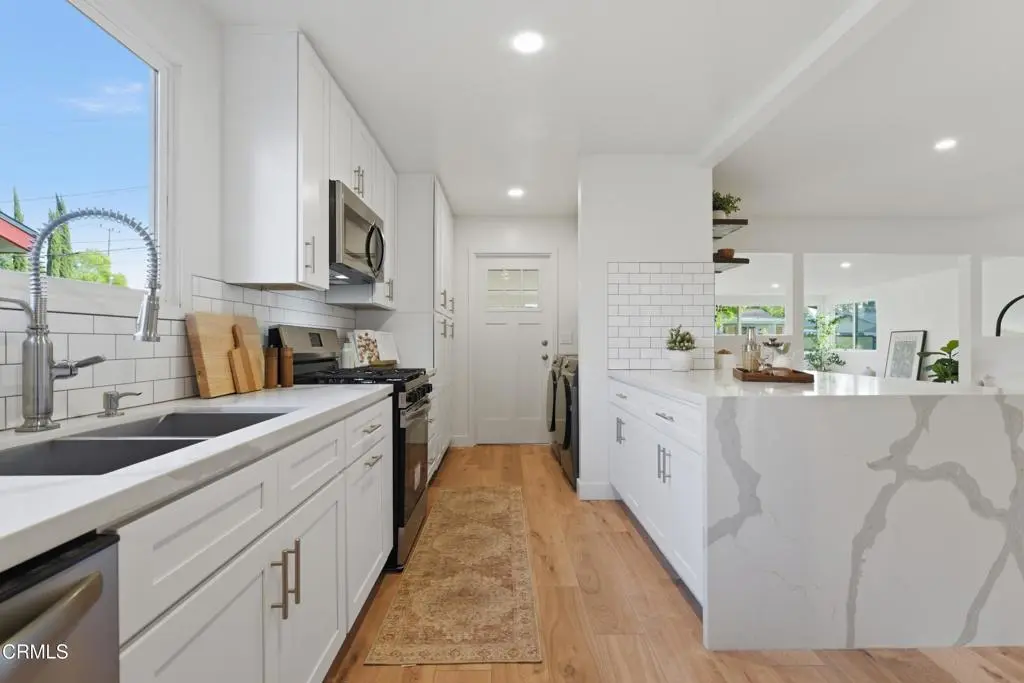 22718 Cantlay Street, Los Angeles, CA — listing photo 1