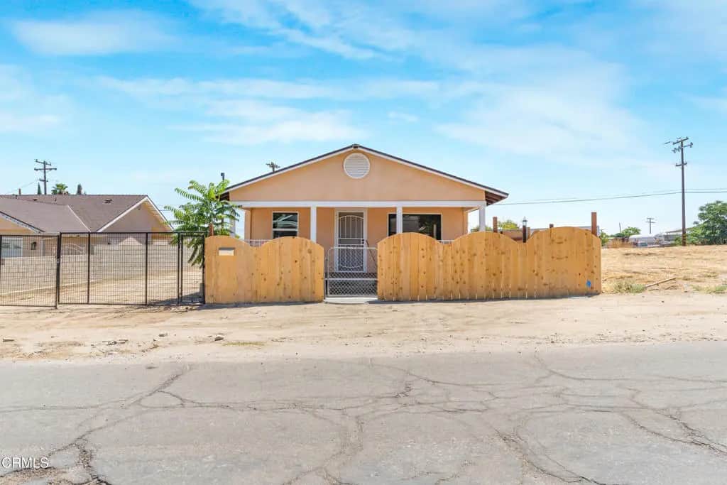 304 General Petroleum Avenue, Taft, CA — listing photo 1