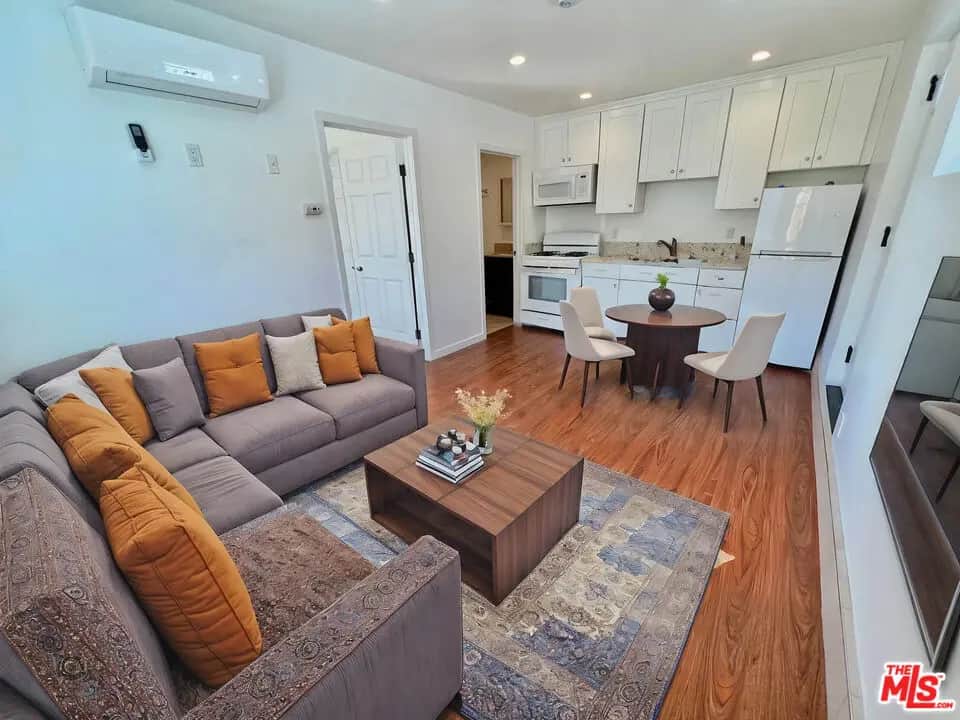 3901 S Orange Drive, Los Angeles, CA — listing photo 1
