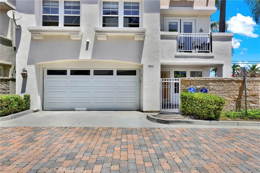 7861 Daisy, Huntington Beach, CA — listing photo 1