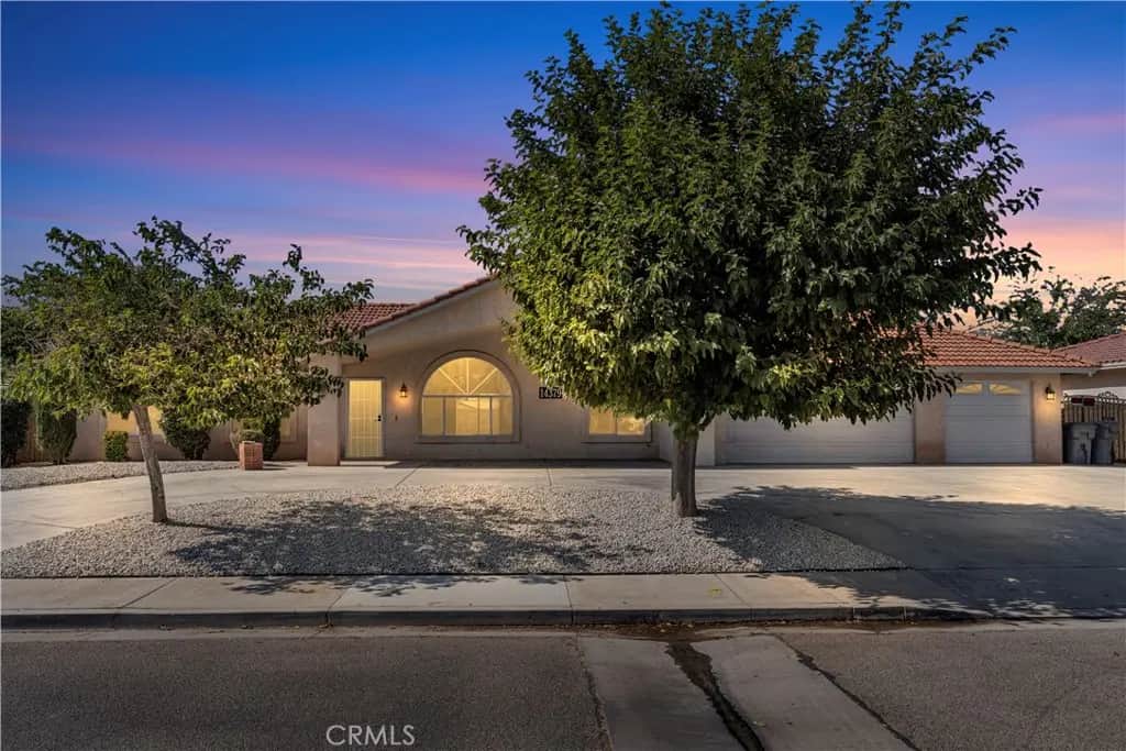 14379 Mauna Loa, Hesperia, CA — listing photo 1