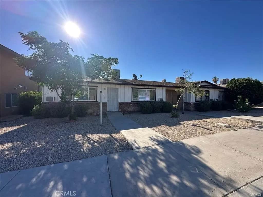 751 Upton, Barstow, CA — listing photo 1