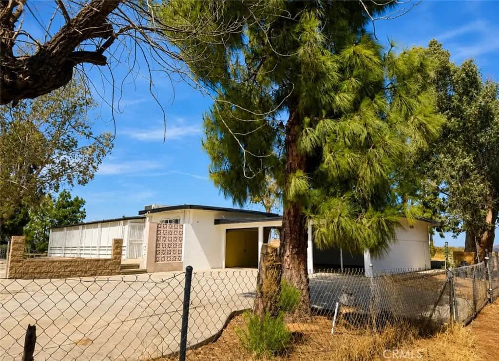 17301 Palm, Riverside, CA — listing photo 1