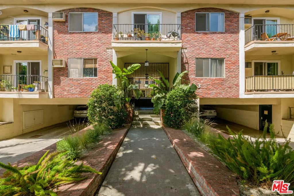 2803 Arizona Avenue 8, Santa Monica, CA — listing photo 1