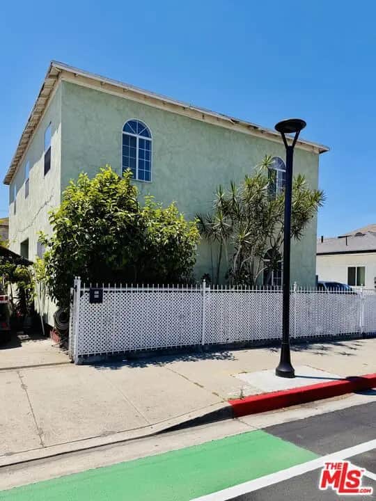 892 E Martin Luther King Jr Boulevard, Los Angeles, CA — listing photo 1