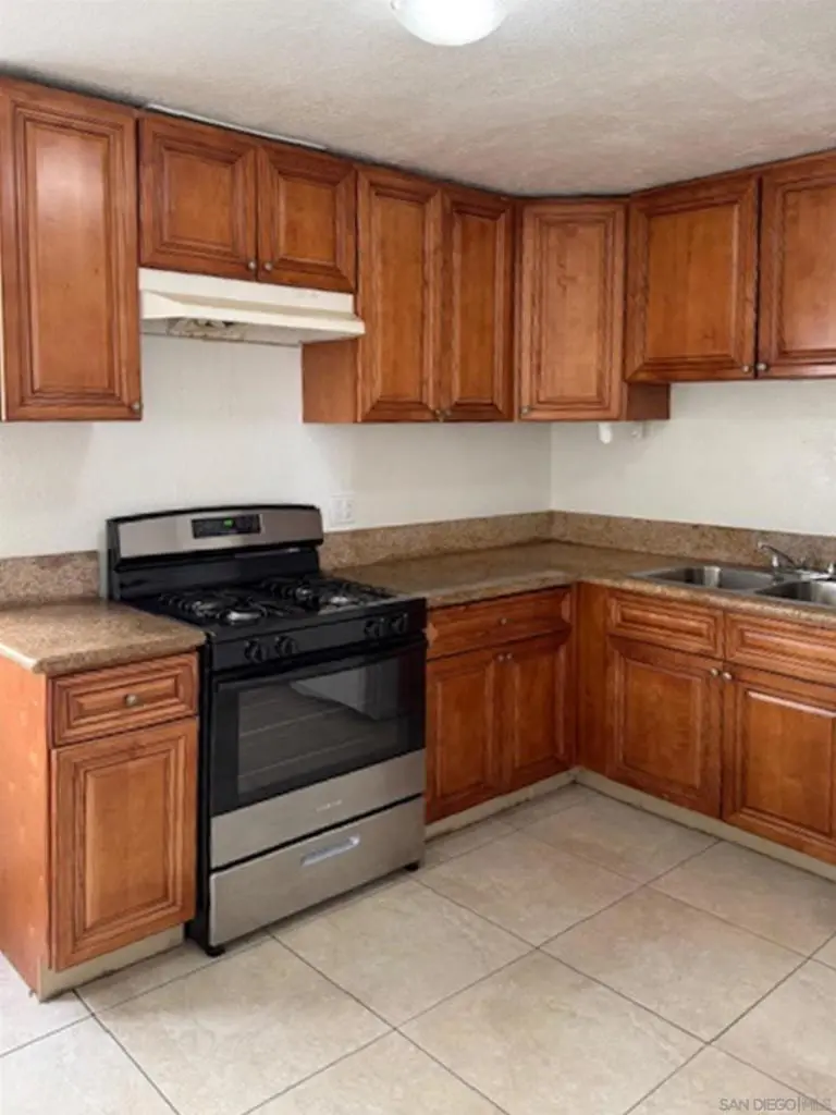 1161 13th St, Imperial Beach, CA — listing photo 1