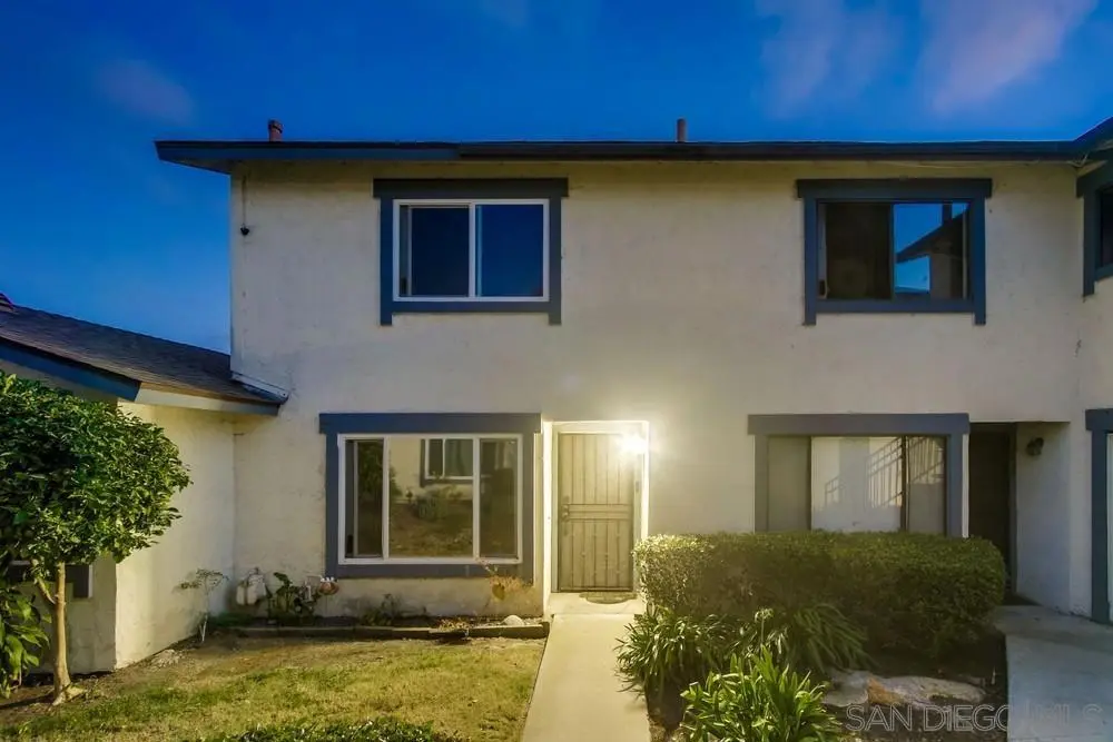 3433 Los Mochis Way, Oceanside, CA — listing photo 1