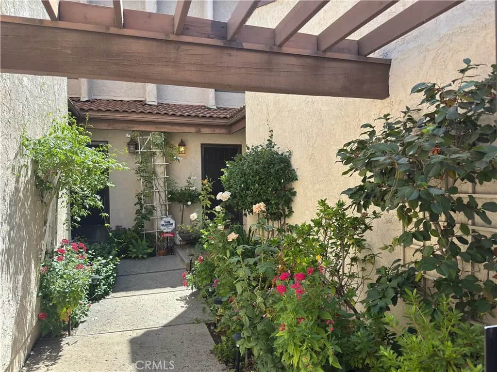 1138 Las Riendas Way, Pasadena, CA — listing photo 1