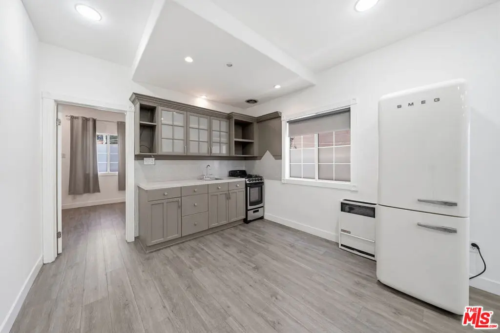 5760 Melrose Avenue, Los Angeles, CA — listing photo 1