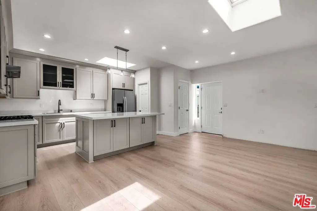 303 Culver Boulevard, Playa Del Rey, CA — listing photo 1