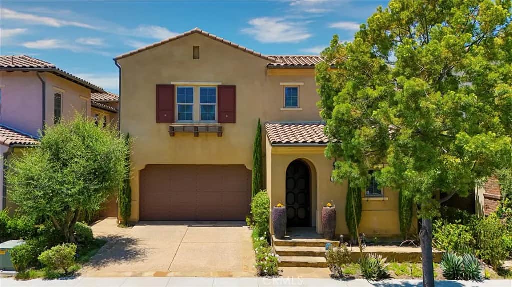 122 Catalonia, Irvine, CA — listing photo 1