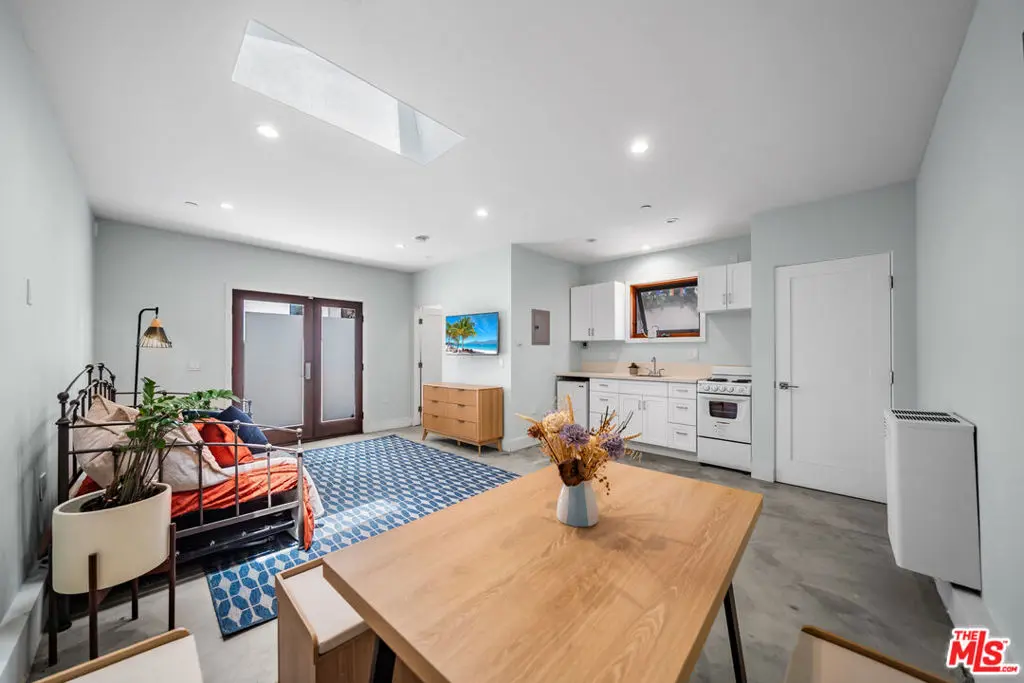 12534 W Gilmore Avenue, Los Angeles, CA — listing photo 1