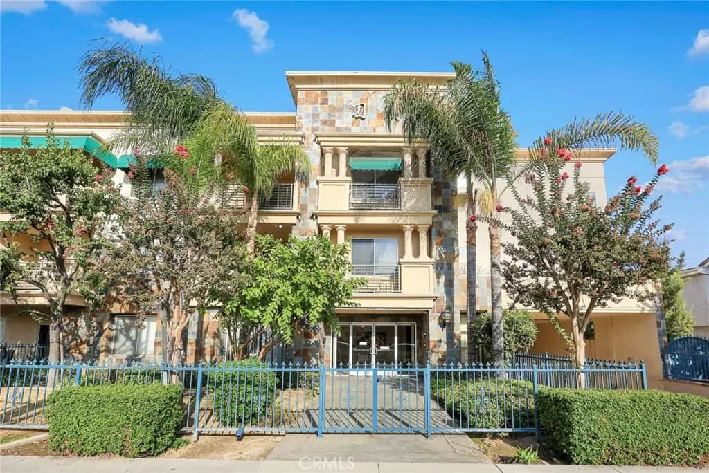 208 N Lincoln Avenue 303, Monterey Park, CA — listing photo 1