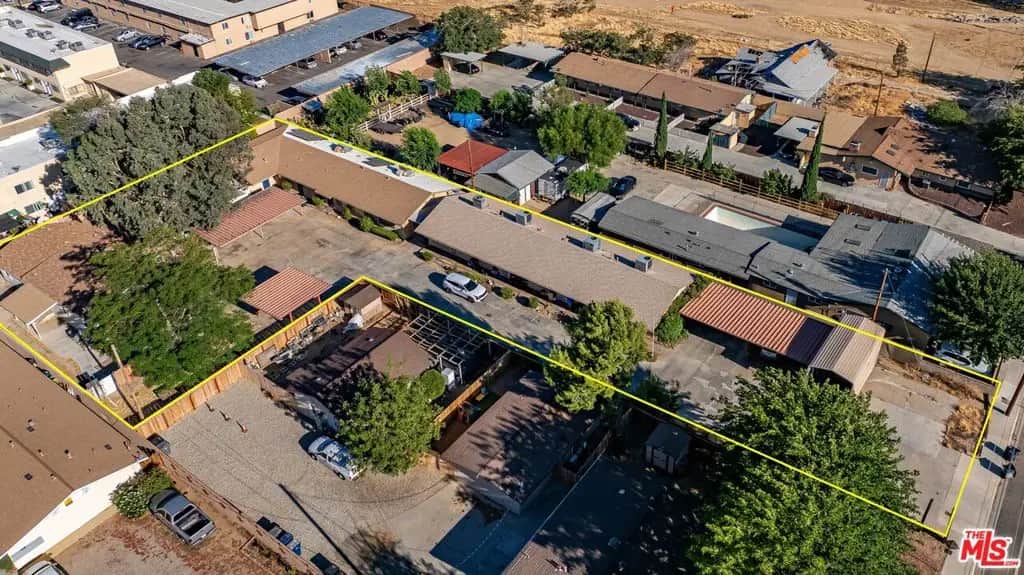38110 10th Street E, Palmdale, CA — listing photo 1