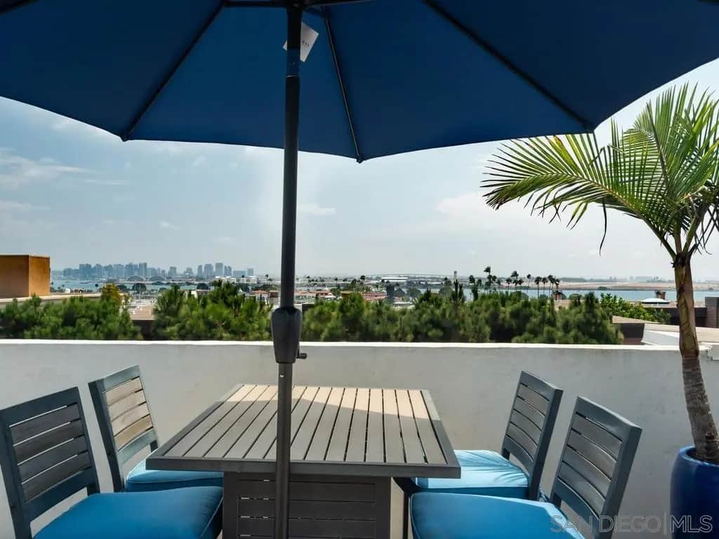 422 Rosecrans St 7, San Diego, CA — listing photo 1