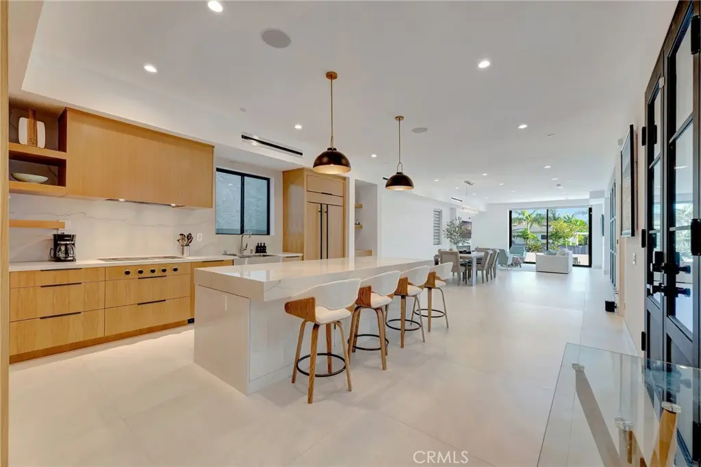 203 Indianapolis Avenue, Huntington Beach, CA — listing photo 1