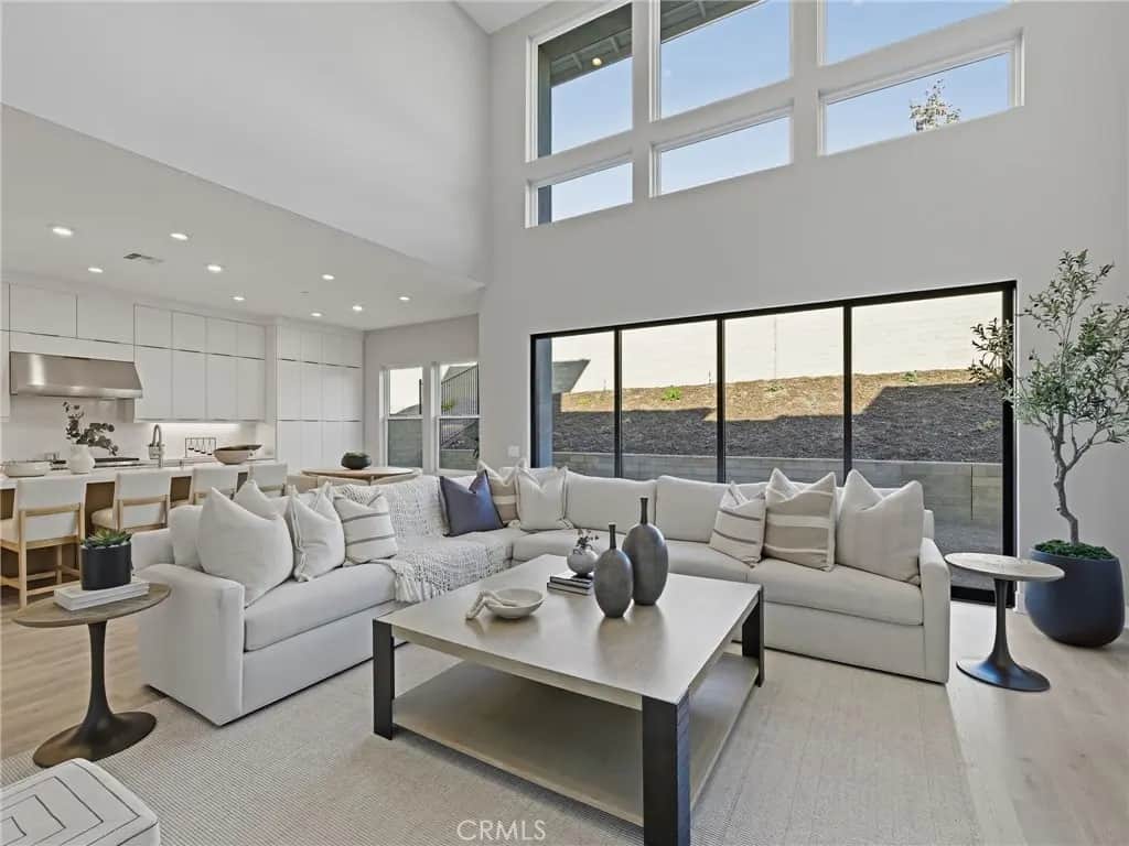 125 Apron, Irvine, CA — listing photo 1