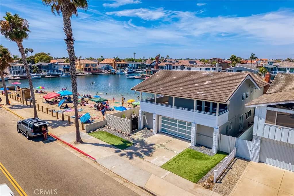 4051 Davenport, Huntington Beach, CA — listing photo 1
