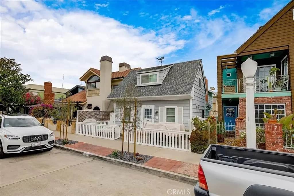 2128 Miramar Drive, Newport Beach, CA — listing photo 1