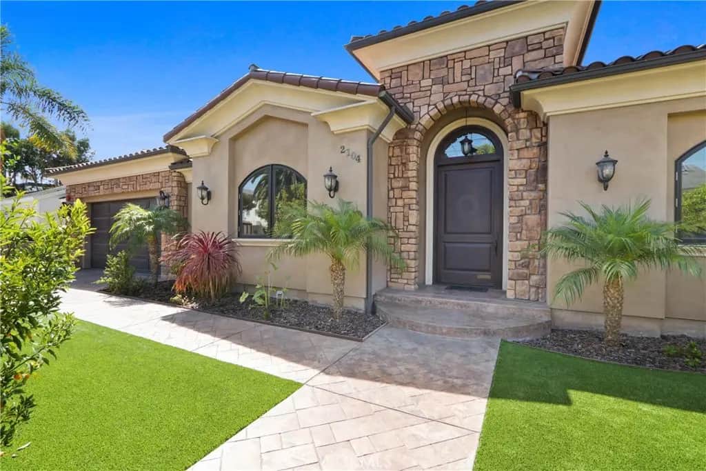 2104 Ruhland Avenue, Redondo Beach, CA — listing photo 1