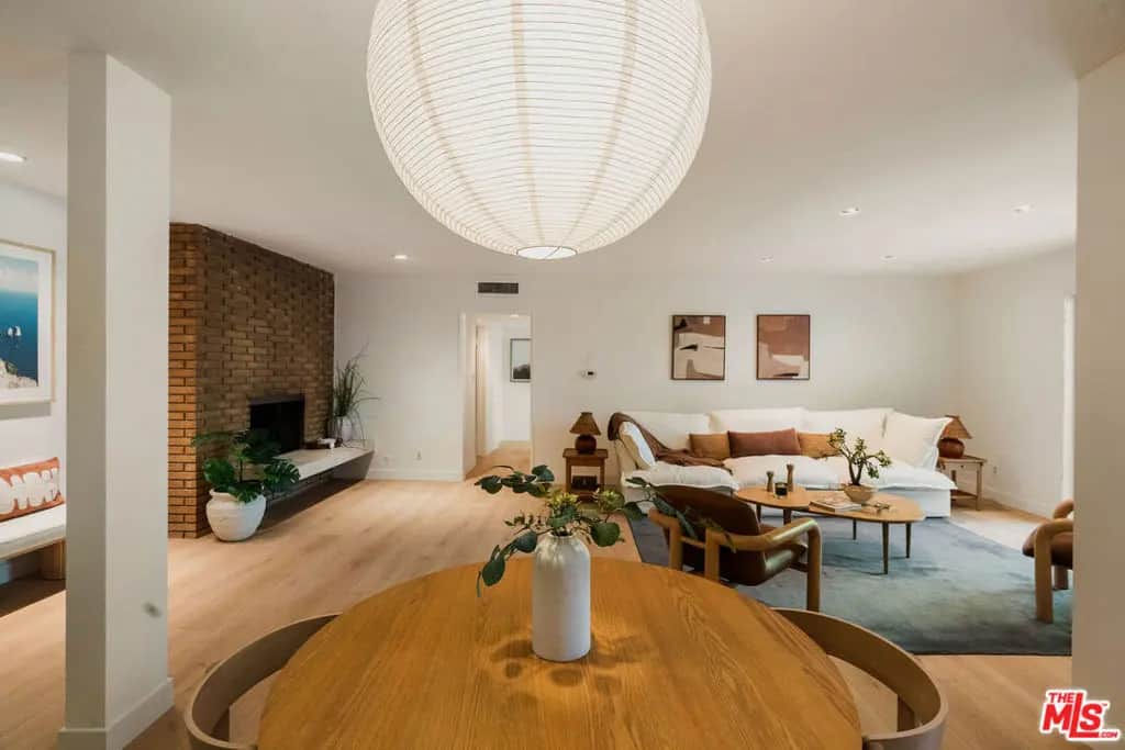 6251 Coldwater Canyon Avenue 205, Los Angeles, CA — listing photo 1