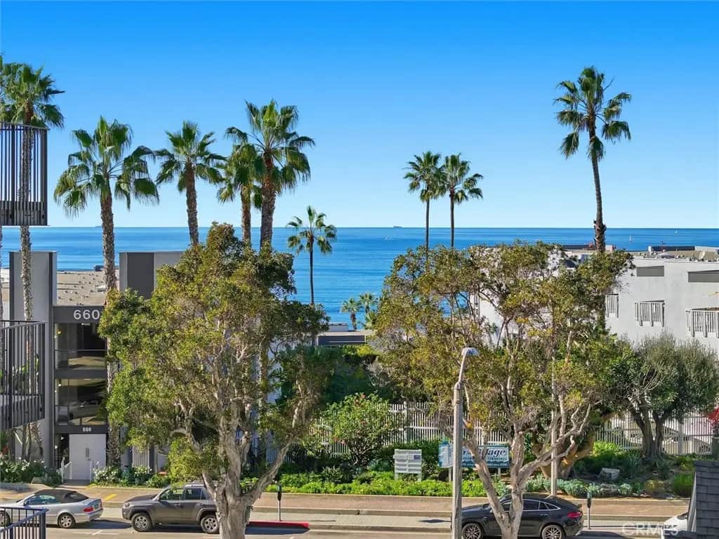 208 S Catalina Avenue C, Redondo Beach, CA — listing photo 1