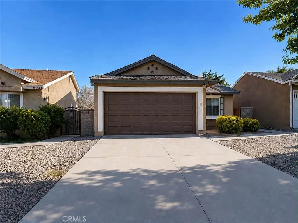 2870 Nandina Drive, Palmdale, CA — listing photo 1