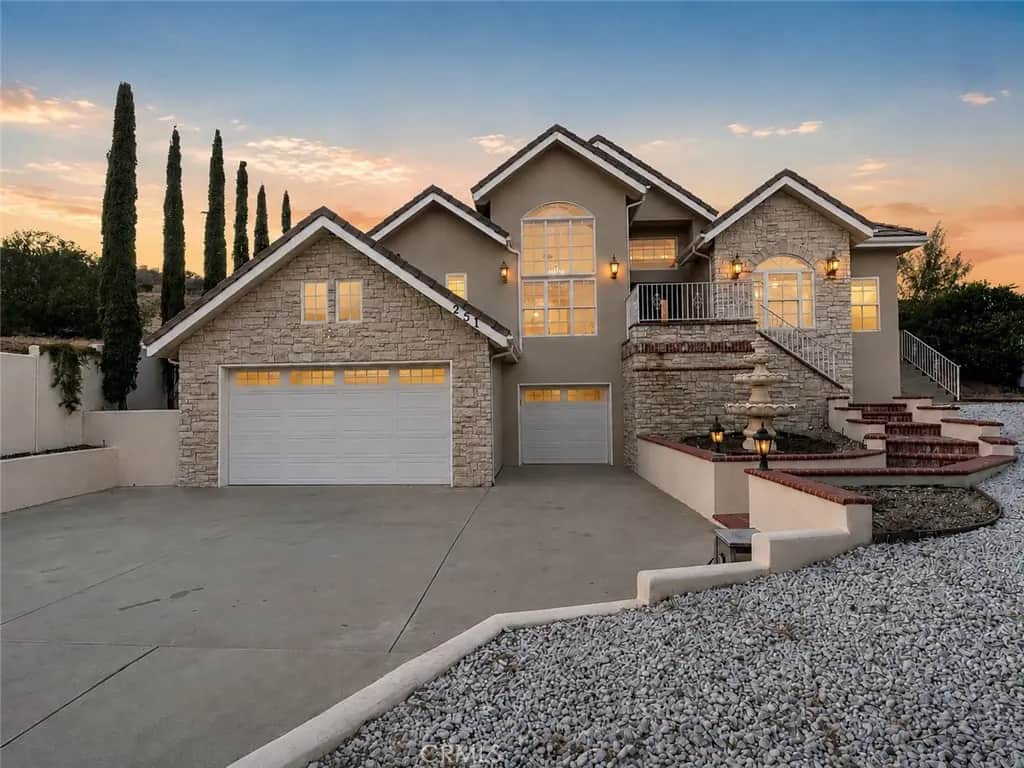 251 S Skyline, Thousand Oaks, CA — listing photo 1
