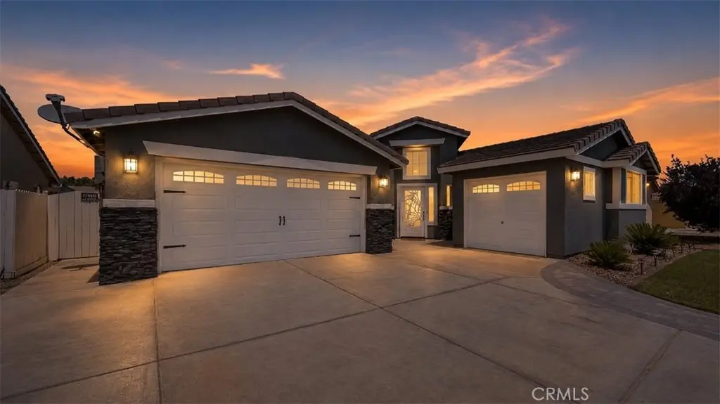 13230 Dos Palmas, Victorville, CA — listing photo 1