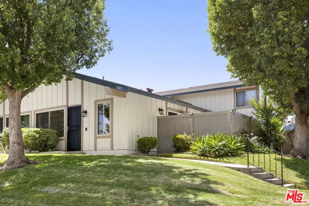 1685 E Avenida De Las Flores, Thousand Oaks, CA — listing photo 1